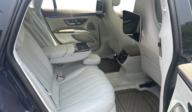 Mercedes-Benz EQS 580 4MATIC AMG Line Sedan Luxury Electric Flagship full