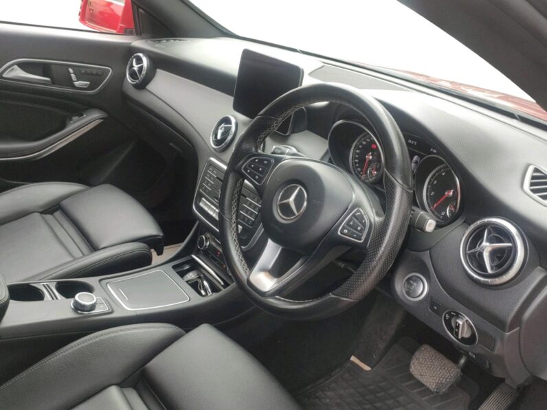 Mercedes-Benz CLA 200 (2016 Model) – Pre-Owned Luxury Coupe Sedan full