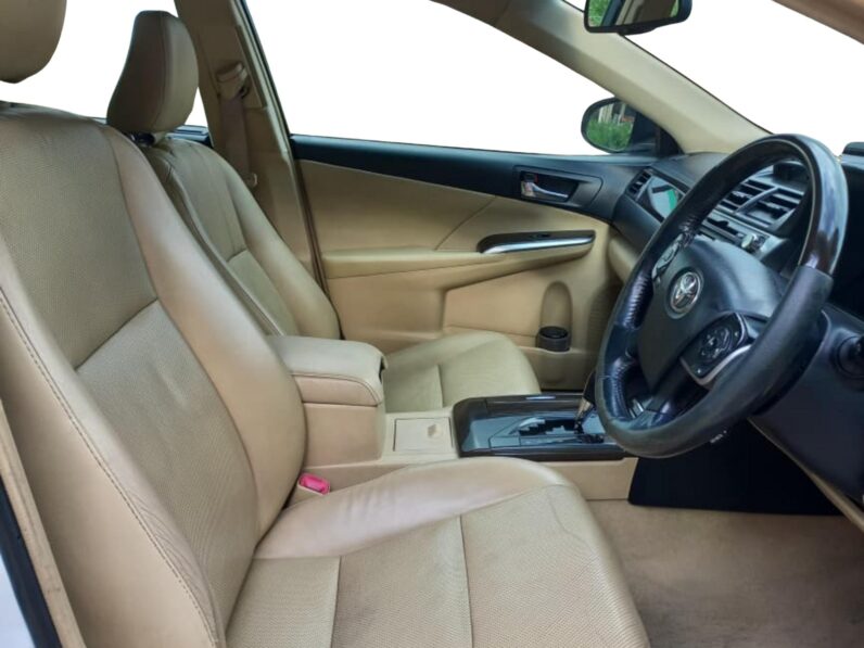 
								Toyota Camry Hybrid AT 2016 Model full									