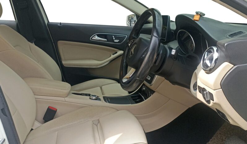
								GLA 200 D SPORTS full									