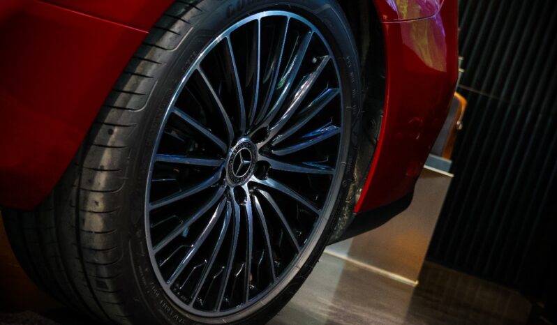 YOUNG USED UN-REG CLE 300 4M Cabriolet full