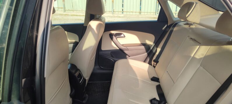 VW VENTO 1 L HL PLUS full