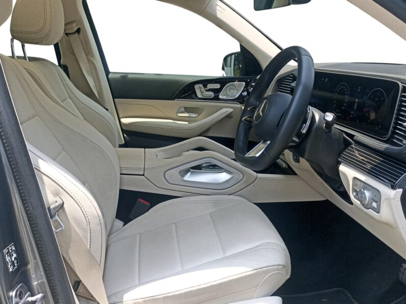 
								young used demo | 2025 Mercedes-Benz GLS 450d-SUV | 3,687 km | Chennai-AMB full									