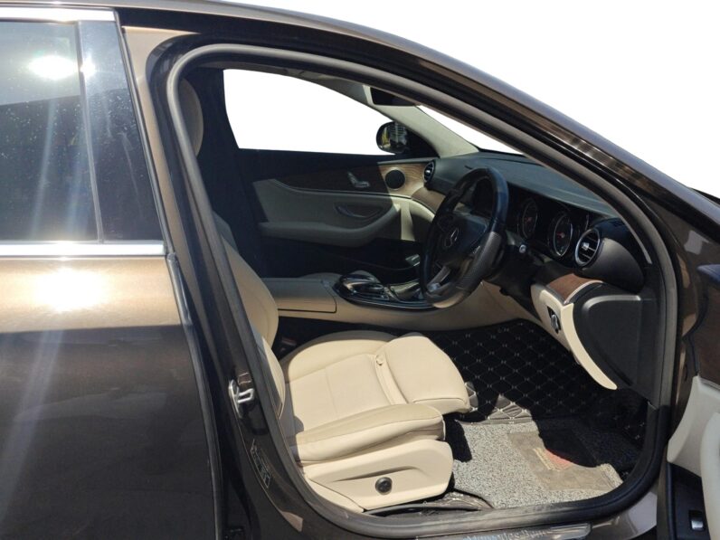 
								Used Mercedes-Benz E 220d (2017) – Luxury Sedan full									