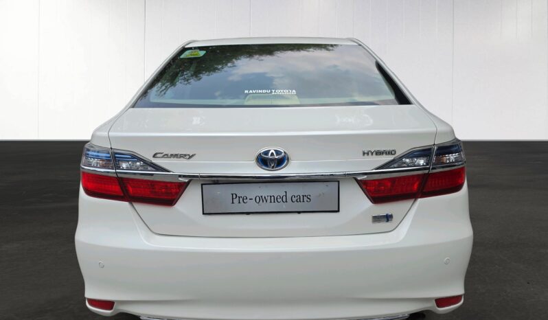 
								Toyota Camry Hybrid full									