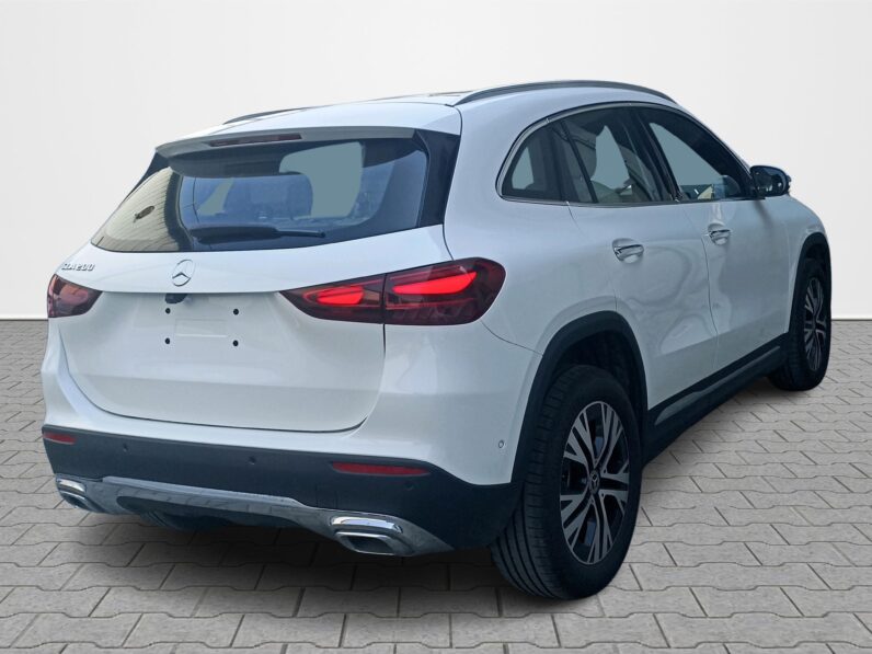 
								young used demo | 2025 Mercedes-Benz GLA 200-SUV | 3,134 km | Chennai-AMB full									