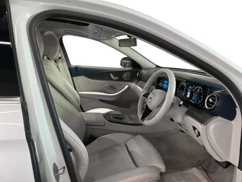 MERCEDES BENZ E 220D Exclusive– 2022 full