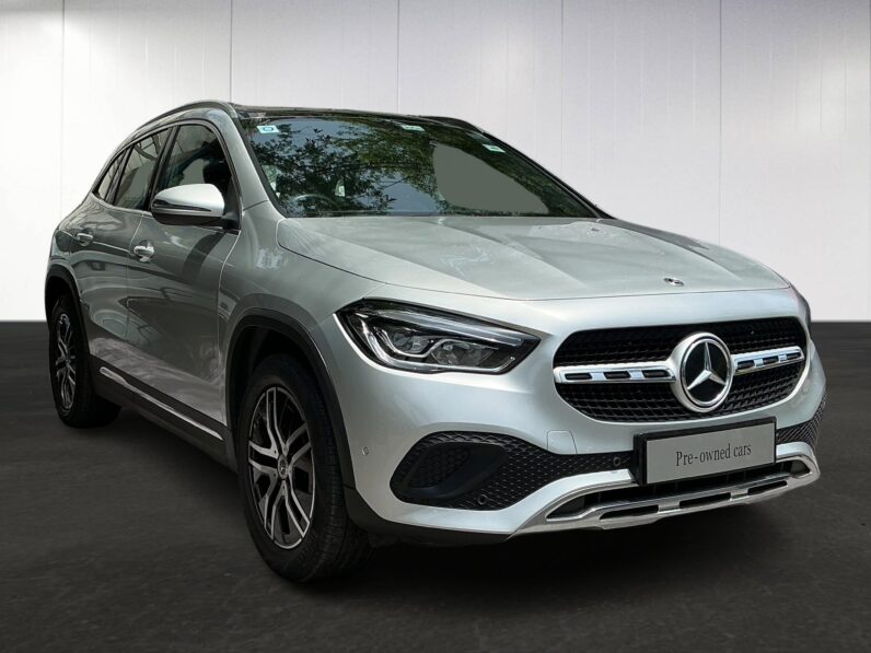 
								Mercedes-Benz GLA 200 2022 full									