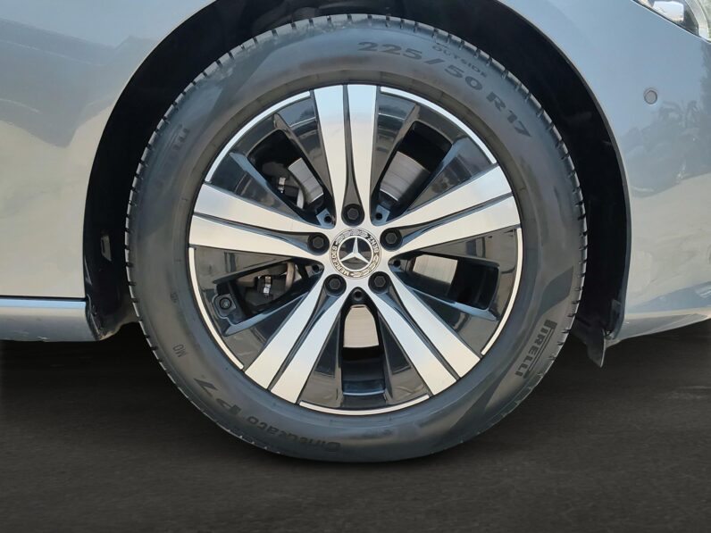 Mercedes-Benz C 220D 4MATIC 2022 Model full