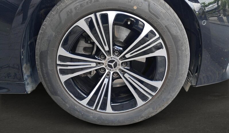 Mercedes-Benz E 200 — 2025 full